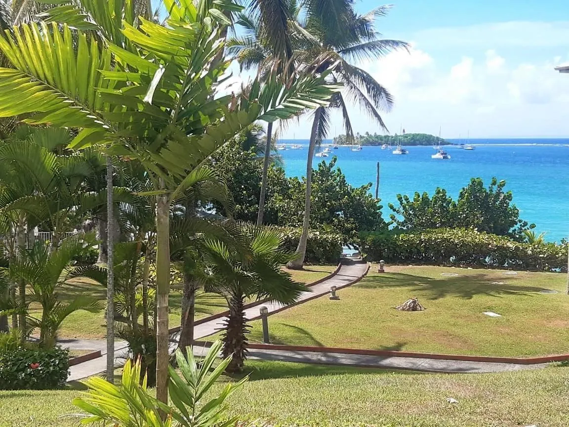 Ilet Bleu Studio Cosy Rdc Vue Mer Et Jardin - Acces Direct Plage Le Gosier  Guadeloupe