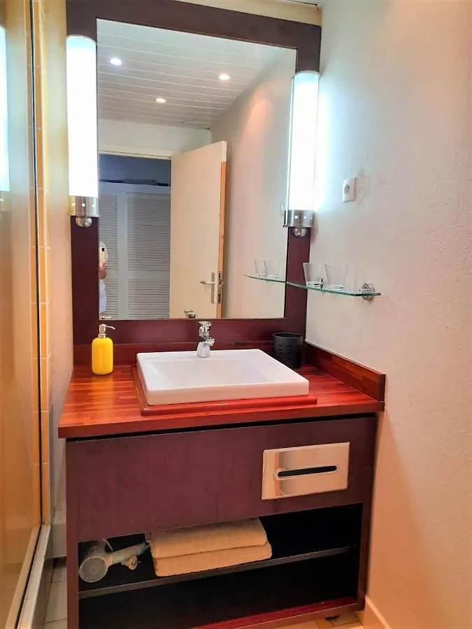 Appartement Ilet Bleu Studio Cosy Rdc Vue Mer Et Jardin - Acces Direct Plage Le Gosier  Guadeloupe